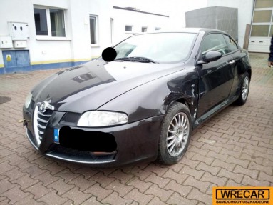 Купить Alfa Romeo GT, 1.9, 2003 года с пробегом, цена 1592 руб., id 11180