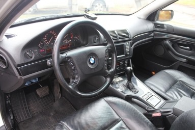 Купить BMW 5er (E39), 2.2, 2001 года с пробегом, цена 385000 руб., id 7679