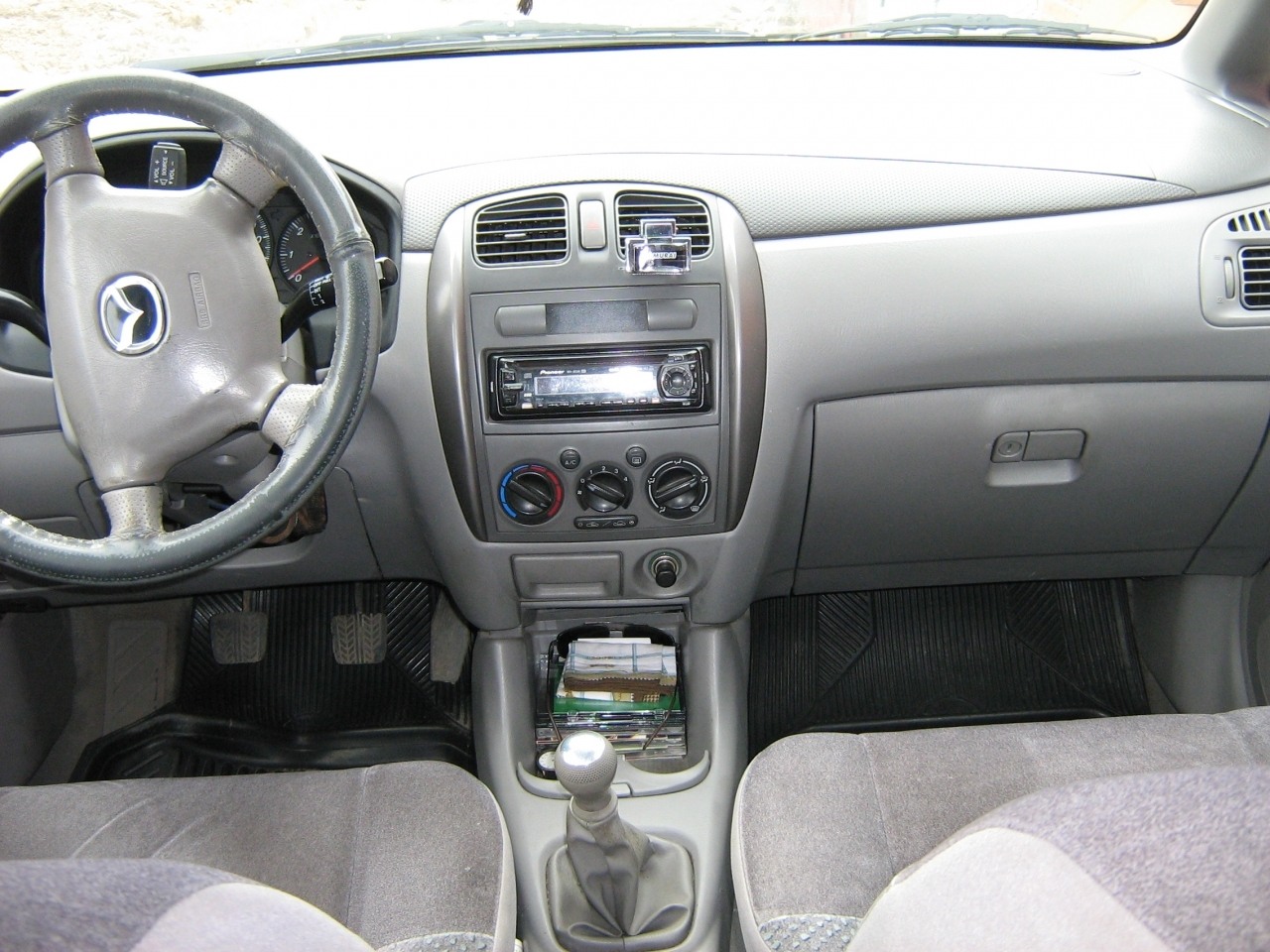 mazda premacy 2000 года mazda premacy 2000 года