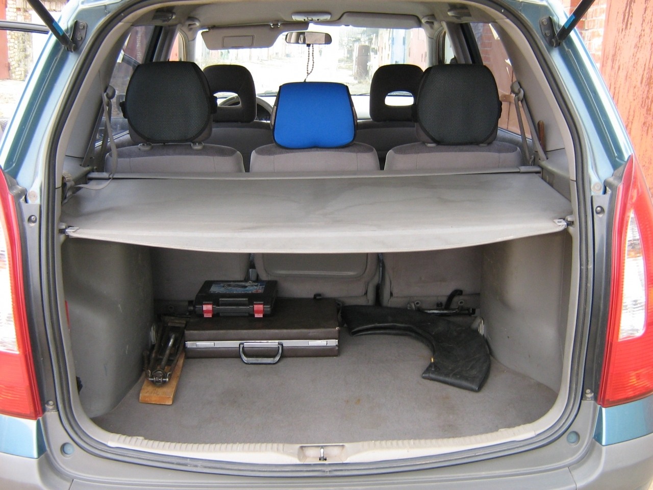 Mazda premacy салон