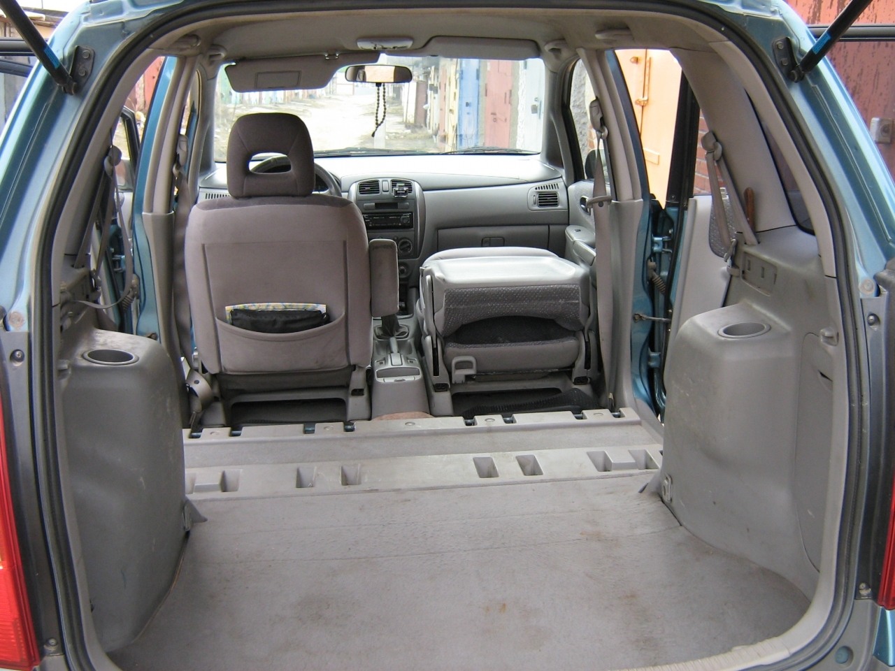 Mazda premacy салон