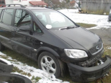 Купить Opel Zafira, 2.0, 2003 года с пробегом, цена 1592 руб., id 16184