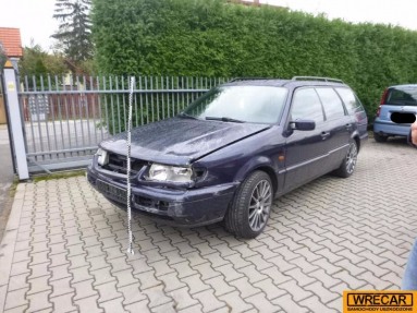 Купить Volkswagen Passat Variant 1.8 GL, 1.8, 1994 года с пробегом, цена 1592 руб., id 10677