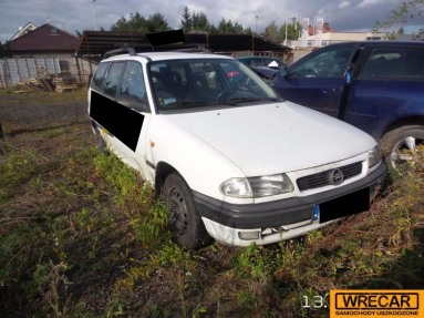 Купить Opel Astra, 1.6, 1998 года с пробегом, цена 1592 руб., id 10707