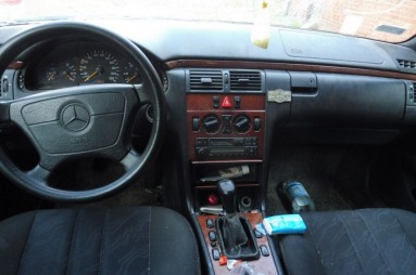 Купить Mercedes-Benz E 290 E 290 TD, 2.9, 1997 года с пробегом, цена 3253 руб., id 10734