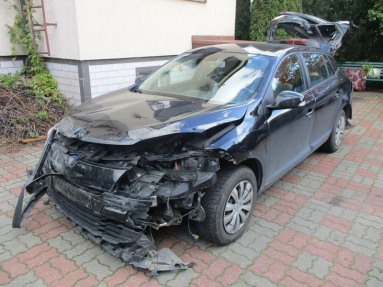 Купить Renault Megane, 1.5, 2010 года с пробегом, цена 3183 руб., id 10800