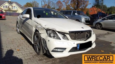Купить Mercedes-Benz E 500 BlueEFFICIENCY            207 E 500 BlueEFFICIENCY, 4.7, 2012 года с пробегом, цена 3183 руб., id 10813