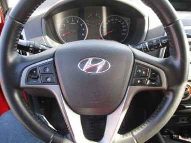 Купить Hyundai i20, 1.2, 2013 года с пробегом, цена 3183 руб., id 10852