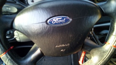 Купить Ford Focus, 1.8, 2002 года с пробегом, цена 1592 руб., id 10864
