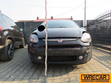 Купить Fiat Punto, 1.2, 2010 года с пробегом, цена 9689 руб., id 10906