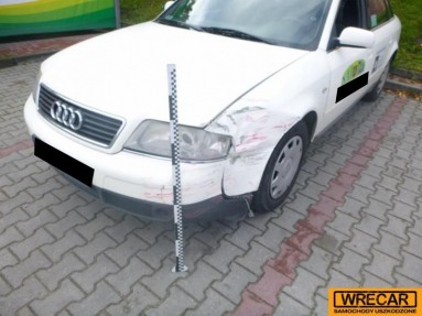 Купить Audi A6, 2.4, 1997 года с пробегом, цена 1592 руб., id 10920