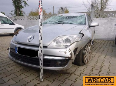 Купить Renault Laguna, 2.0, 2008 года с пробегом, цена 3183 руб., id 10935