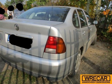 Купить Volkswagen Polo, 1.4, 2000 года с пробегом, цена 0 руб., id 10946