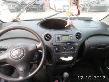 Купить Toyota Yaris, 1.0, 2004 года с пробегом, цена 0 руб., id 10961
