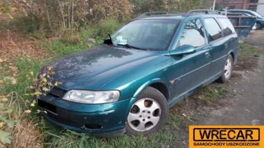 Купить Opel Vectra, 1.8, 2000 года с пробегом, цена 1592 руб., id 11024