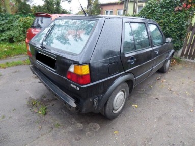 Купить Volkswagen Golf, 1.8, 1990 года с пробегом, цена 1592 руб., id 11036