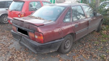Купить Opel Vectra, 1.6, 1990 года с пробегом, цена 0 руб., id 11039