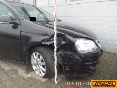 Купить Volkswagen Jetta, 1.6, 2010 года с пробегом, цена 1592 руб., id 11050