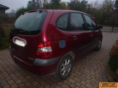 Купить Renault Scénic 2.0 16V Privilege, 2.0, 2002 года с пробегом, цена 40484 руб., id 11095
