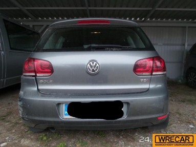 Купить Volkswagen Golf, 1.6, 2010 года с пробегом, цена 17785 руб., id 11136