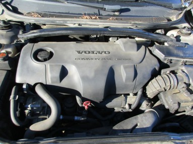 Купить Volvo V70, 2.4, 2004 года с пробегом, цена 66436 руб., id 11155