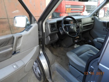 Купить Volkswagen Transporter Multivan, 2.5, 2003 года с пробегом, цена 6436 руб., id 11184