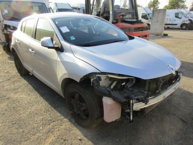 Купить Renault Megane, 1.5, 2013 года с пробегом, цена 265743 руб., id 11207