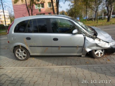 Купить Opel Meriva, 1.6, 2004 года с пробегом, цена 9689 руб., id 11313