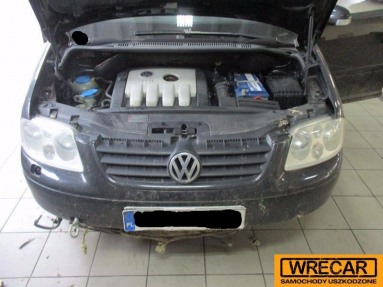 Купить Volkswagen Touran, 2.0, 2005 года с пробегом, цена 32387 руб., id 11332