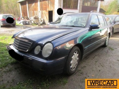 Купить Mercedes-Benz E 220 CDI MR`00 210 Classic, 2.1, 1999 года с пробегом, цена 0 руб., id 11366