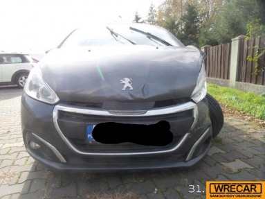 Купить Peugeot 208, 1.2, 2015 года с пробегом, цена 38893 руб., id 11460