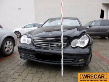 Купить Mercedes-Benz C 220 CDI MR`04 203 Classic, 2.1, 2005 года с пробегом, цена 9689 руб., id 11514
