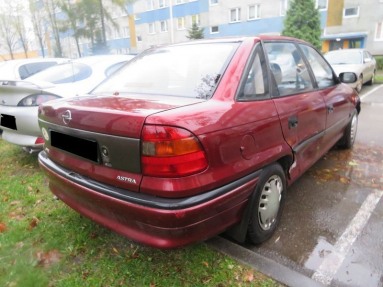 Купить Opel Astra, 1.4, 1998 года с пробегом, цена 6436 руб., id 11523