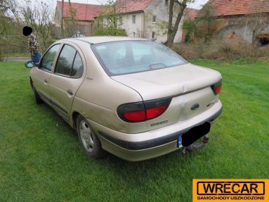 Купить Renault Megane, 2.0, 1999 года с пробегом, цена 0 руб., id 11577