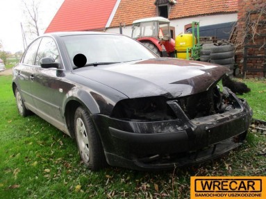 Купить Volkswagen Passat, 2.0, 2003 года с пробегом, цена 14602 руб., id 11579