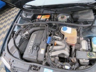 Купить Audi A4, 1.8, 1995 года с пробегом, цена 1592 руб., id 11630