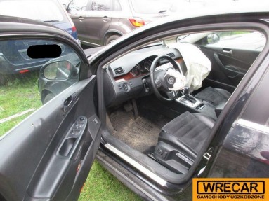 Купить Volkswagen Passat, 2.0, 2009 года с пробегом, цена 163667 руб., id 11815