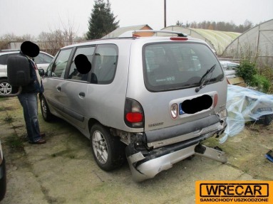 Купить Renault Espace, 2.2, 2000 года с пробегом, цена 1592 руб., id 11829