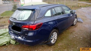 Купить Opel Astra, 1.6, 2016 года с пробегом, цена 115017 руб., id 11838