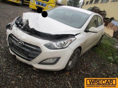 Купить Hyundai i30, 1.6, 2016 года с пробегом, цена 314394 руб., id 11875