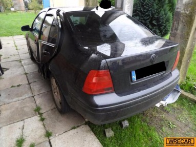 Купить Volkswagen Bora, 1.9, 1999 года с пробегом, цена 1592 руб., id 11944