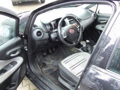 Купить Fiat Punto, 1.4, 2010 года с пробегом, цена 1592 руб., id 11950
