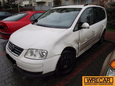 Купить Volkswagen Touran, 2.0, 2004 года с пробегом, цена 50242 руб., id 11981