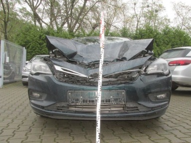 Купить Opel Astra, 1.0, 2015 года с пробегом, цена 166920 руб., id 12033