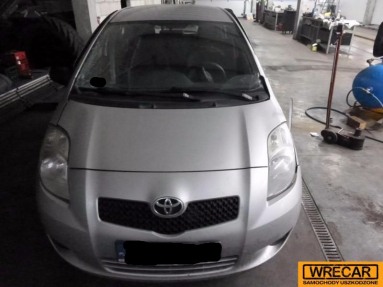 Купить Toyota Yaris, 1.4, 2008 года с пробегом, цена 3183 руб., id 12041