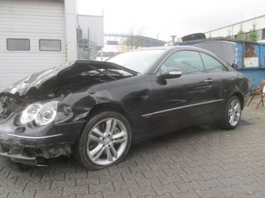 Купить Mercedes-Benz CLK 320 CDI 209 Avantgarde, 3.0, 2006 года с пробегом, цена 100484 руб., id 12062