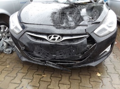 Купить Hyundai i40, 1.7, 2014 года с пробегом, цена 236608 руб., id 12066