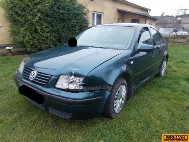 Купить Volkswagen Bora, 1.9, 2002 года с пробегом, цена 9689 руб., id 12218
