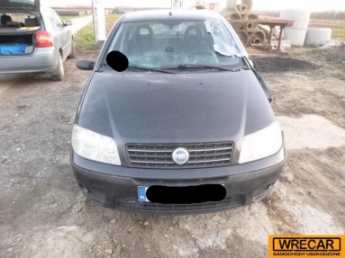 Купить Fiat Punto, 1.2, 2004 года с пробегом, цена 11280 руб., id 12309