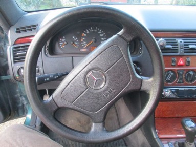 Купить Mercedes-Benz E 290 TD 210 Classic, 2.9, 1999 года с пробегом, цена 24291 руб., id 12494